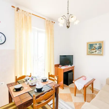 Διαμέρισμα Nicol - Two-bedroom With Balcony And Sea View *
