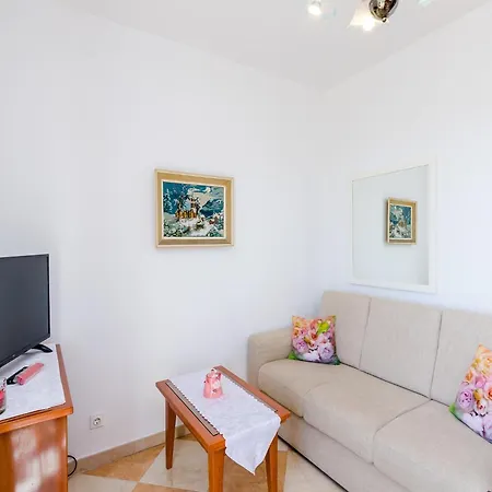 Διαμέρισμα Nicol - Two-bedroom With Balcony And Sea View