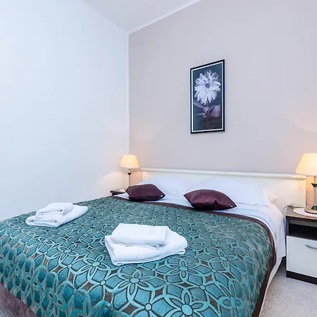 Nicol - Two-bedroom With Balcony And Sea View Апартаменты